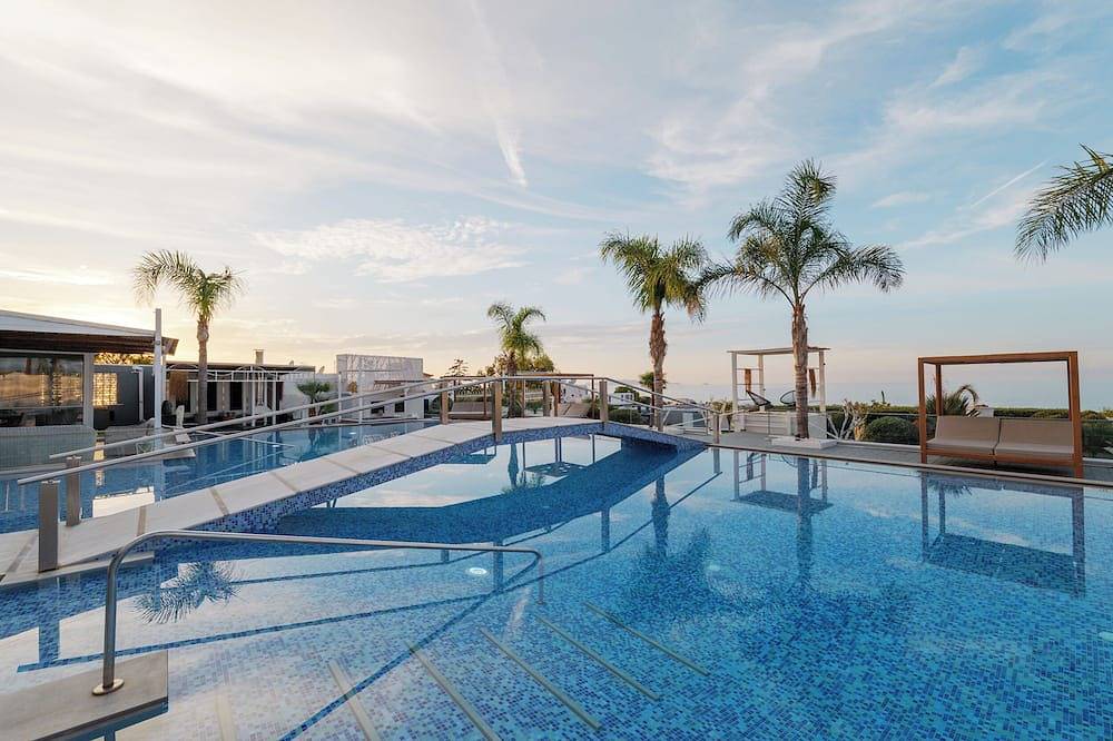 White Luxury Villa in Limenas Chersonisou, Iraklio-Heraklion und Umgebung