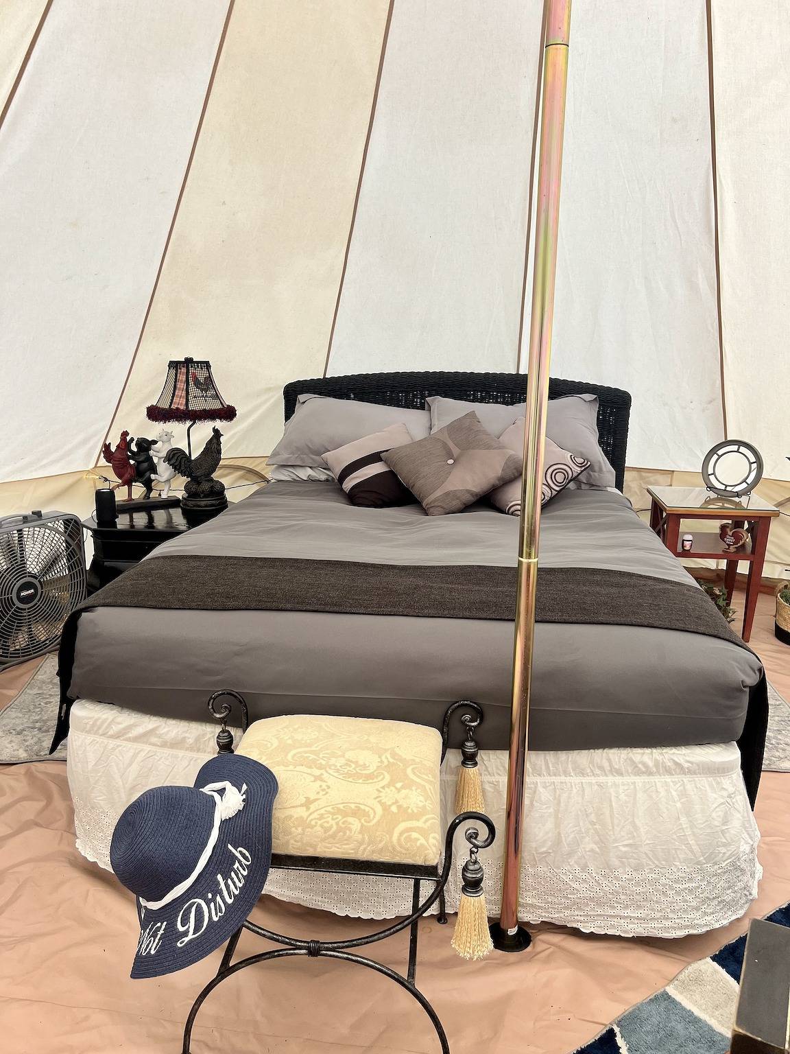 Stunning 1-Bed Glamping Tent in Cleveland in Texas