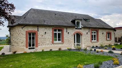 Gîte pour 8 personnes, avec terrasse et piscine dans Marne