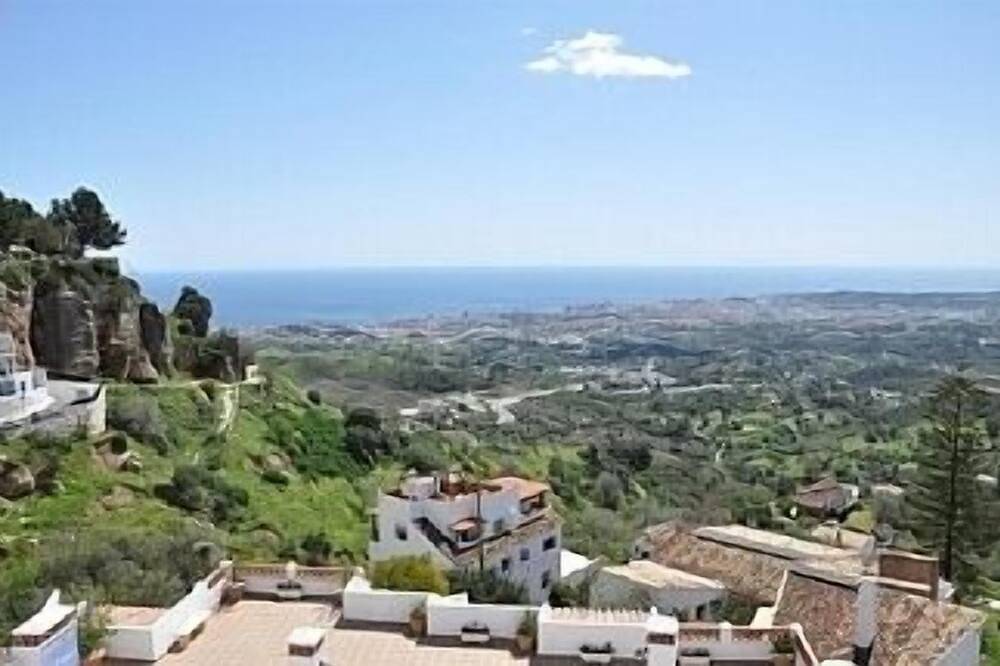 Entire apartment, Attractive Penthouse Apartment with the most fabulous uninterupted views. in Mijas Pueblo, Mijas