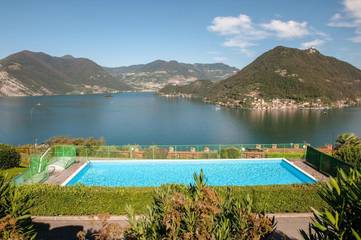 Gîte pour 4 personnes, avec jardin et vue ainsi que piscine et vue sur le lac à Sulzano