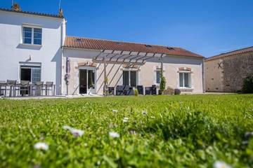 Chambre d’hôte pour 4 personnes, avec jardin dans Virson