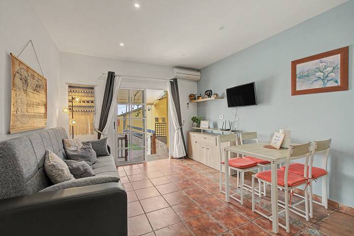 Ganze Wohnung, Ferienhaus 'P Armonia Rural' mit Meerblick, Terrasse, Gemeinschaftspool und WLAN in Granadilla de Abona, Teneriffa Süd