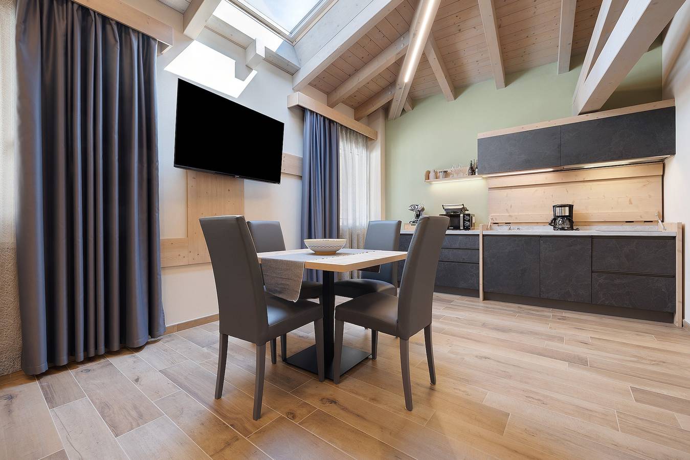 Ganze Wohnung, Ferienwohnung 'Casa Donati' mit Blick auf den See, Wi-Fi und Klimaanlage in Pieve, Tremosine