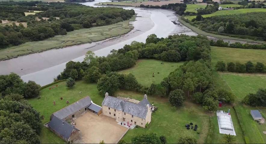 Location de vacances pour 2 personnes, avec sauna et vue ainsi que piscine et jardin à Pommerit-Jaudy - 4
