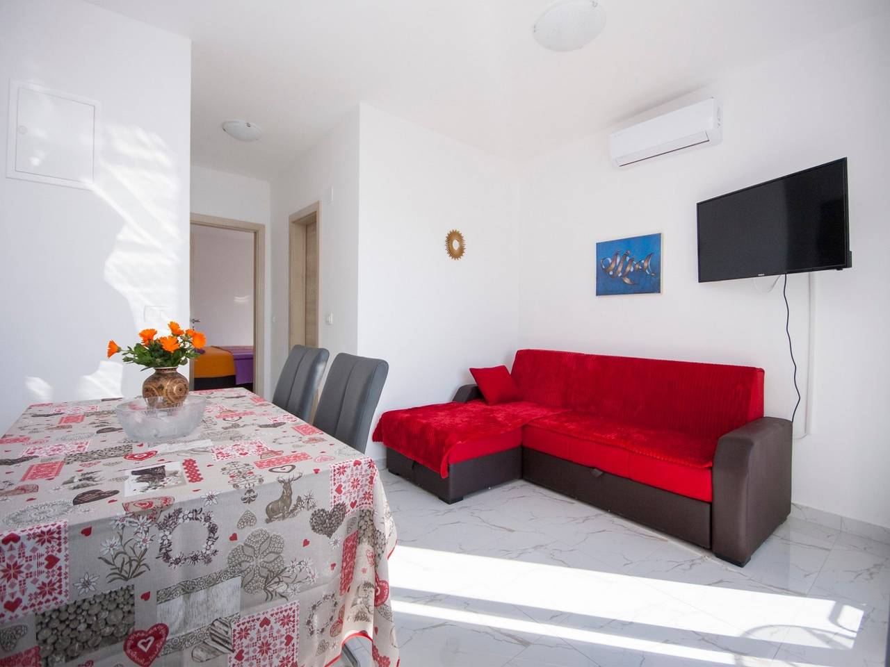 Ganze Wohnung, Ferienwohnung für 4 Personen mit Meerblick in Razanj, Šibenik-Knin