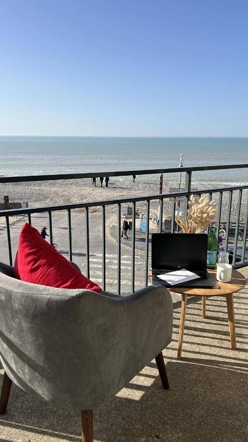 Gîte pour 8 personnes, avec piscine ainsi que balcon et vue dans Casino de Cayeux