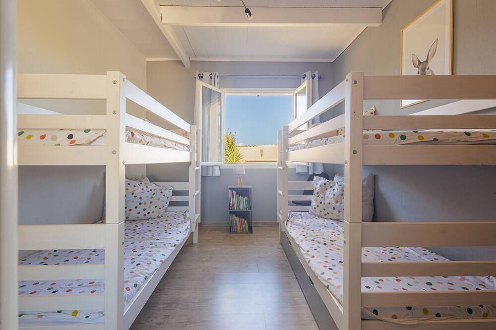 Beautiful air-conditioned villa, sleeps 11, private pool, near Moriani Plage. in Talasani, Corte e dintorni