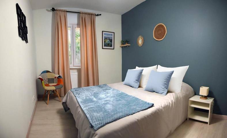 Location de vacances pour 10 personnes, avec jardin et jacuzzi, adapté aux familles à Savasse - 3