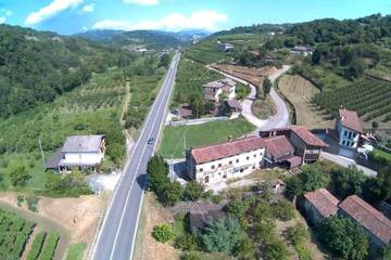 Gîte pour 12 personnes, avec jardin, animaux acceptés dans San Giovanni Ilarione