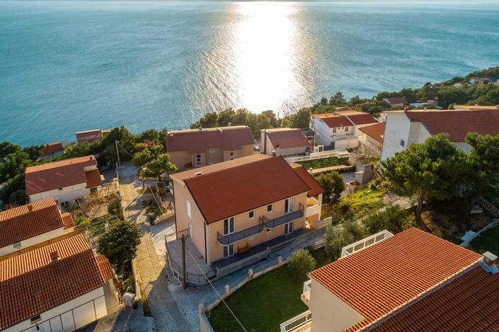 Ganze Wohnung, Studio Appartement mit Balkon und Meerblick Stanici, Omis As-18676-a in Stanici, Omis-Riviera