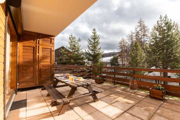 Gîte pour 4 personnes, avec terrasse dans La Joue du Loup
