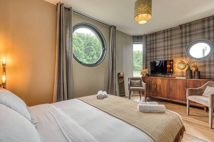 Péniche pour 6 personnes, avec jacuzzi et balcon dans les Hauts-de-Seine - 3