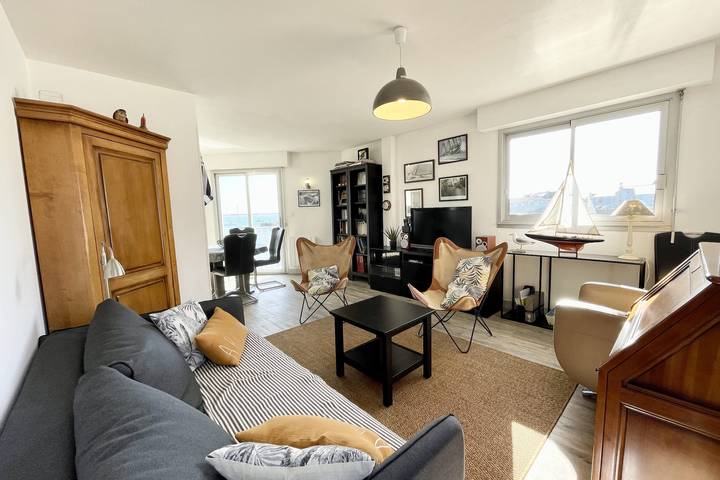 Ganze Wohnung, Ferienwohnung für 6 Personen mit Balkon in Port-Louis, Côte des Mégalithes