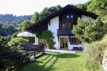 Gîte pour 8 personnes, avec jardin et balcon dans Chesières