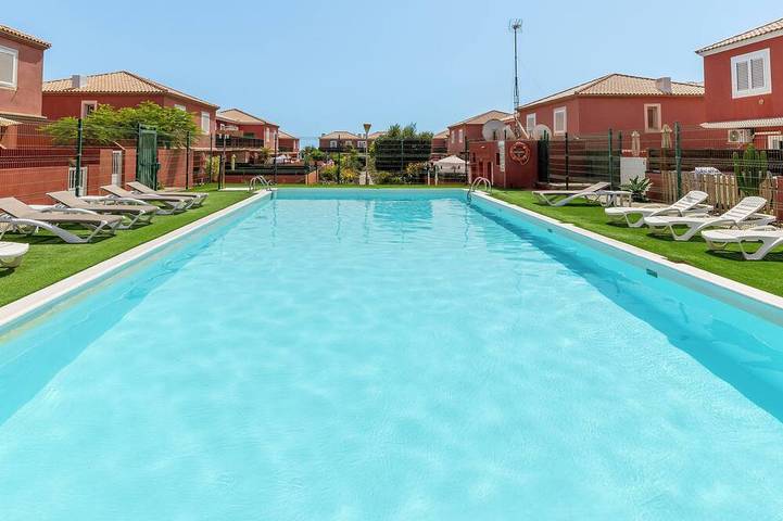 Ferienhaus für 4 Personen, mit Pool und Garten sowie Whirlpool und Terrasse - 1
