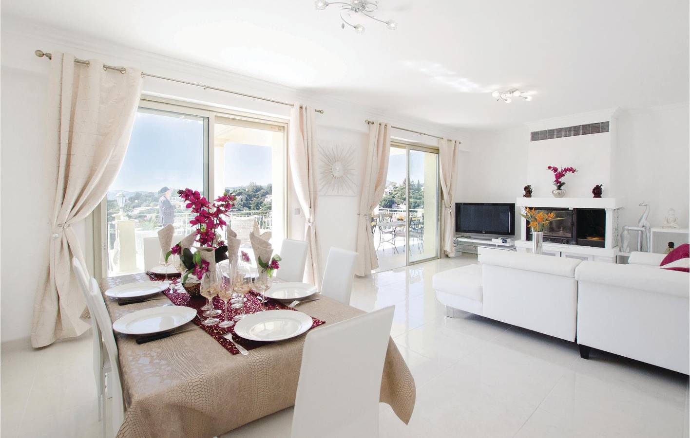 Beachside Retreat with AC, Pool, and Terrace in Roquebrune-sur-Argens, Draguignan region