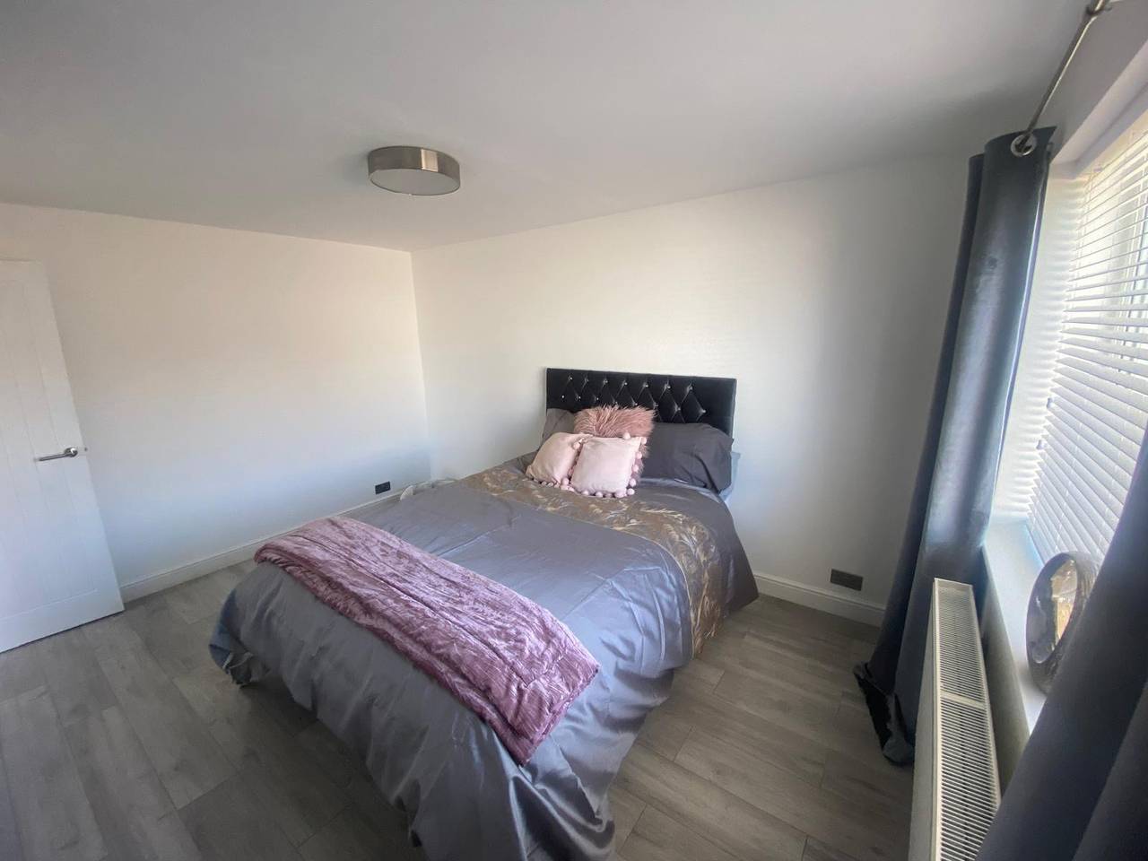 Prestatyn 2-Bed Bungalow, Sleeps 5 with Hot Tub in Prestatyn, Denbighshire