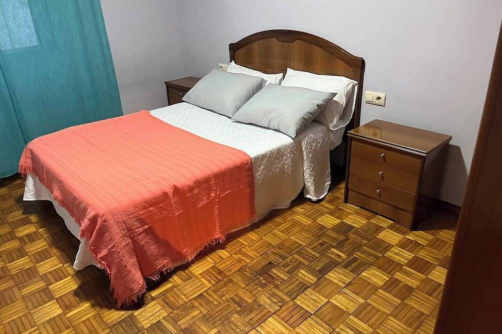 Entire apartment, Artur Ii Apartment (University) in Ourense, Ourense Region