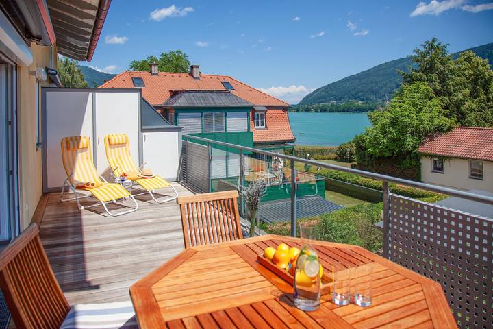 Ferienwohnung für 4 Personen, mit Balkon und Terrasse sowie Garten und Pool in Bodensdorf