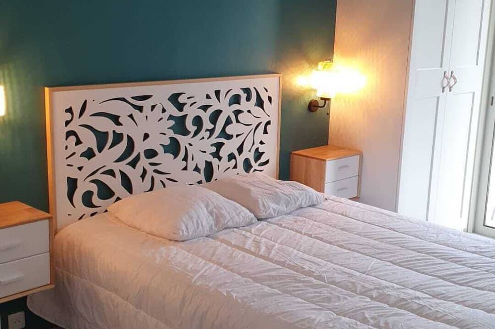 Huis met airconditioning en uitzicht op zee, op 30 meter van het strand, omheinde tuin, ideaal voor gezinnen. in Boulouris, Saint-Raphaël