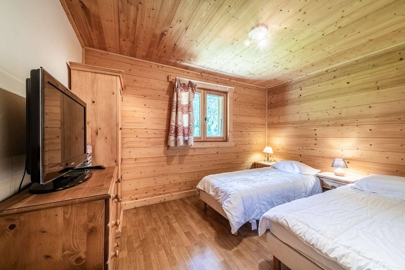 Dalle Cachee: Typical and charming chalet 4 bedroom / 2 bathroom in Morzine, Thonon-les-Bains region