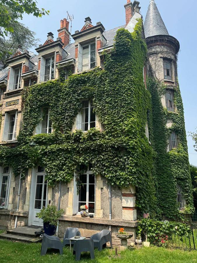 Maison d’hôte pour 3 personnes, avec Terrasse et Jardin ainsi que Piscine et Vue