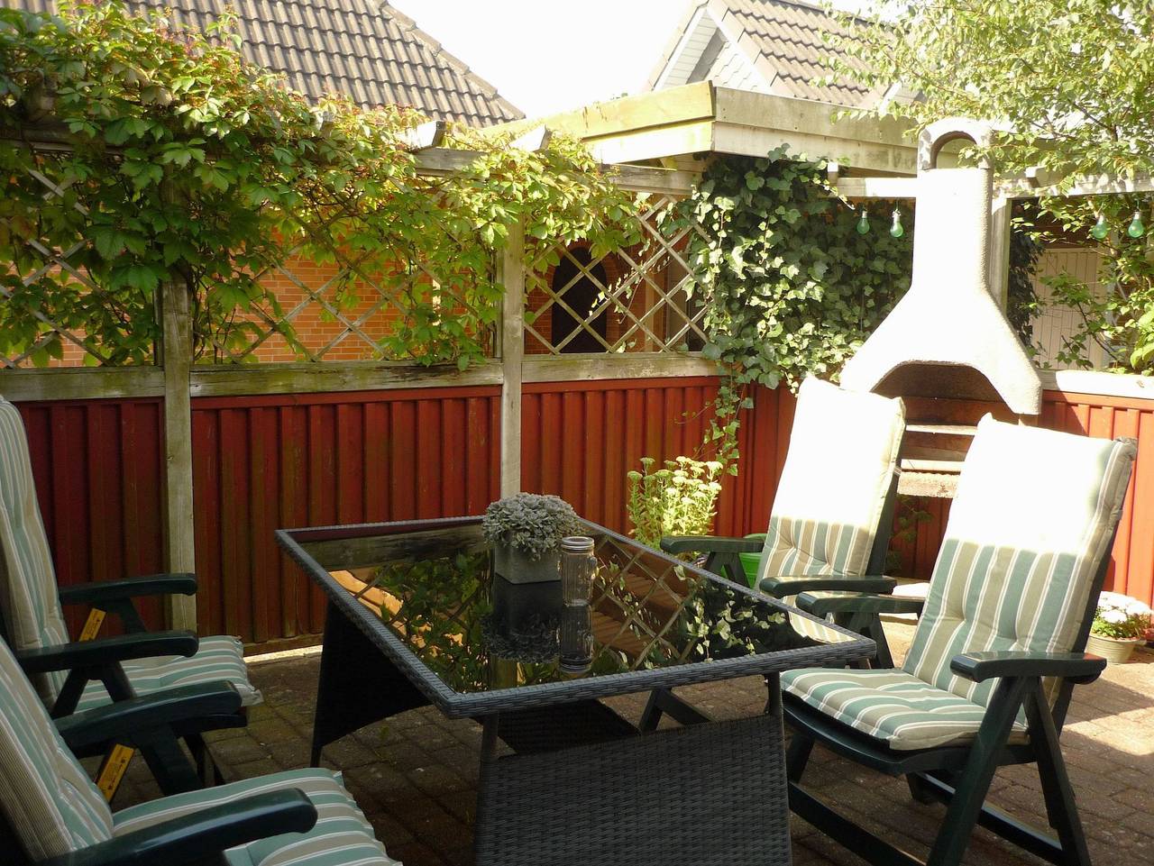 Ganze Ferienwohnung, Kiara: Fewo mit Terrasse, 2 Schlaf- und großem Wohnzimmer - Ferienwohnung Kiara in Handewitt, Grünes Binnenland