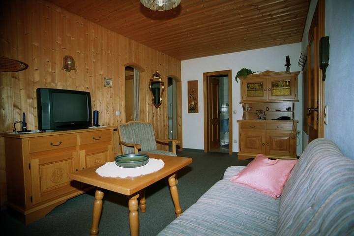 Ganze Ferienwohnung, Ferienwohnung Holzner inkl. Chiemgaukarte - Ferienwohnung Nr. 1,35qm, Balkon, Küche, 1 Schlafzimmer, 1 Wohnzimmer, 2 Personen in Ruhpolding, Bayerische Alpen