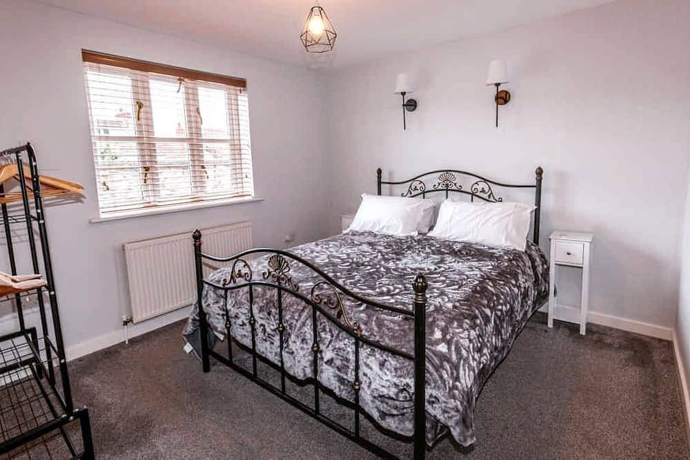 House Sleeps 4 with Parking and Garden in Glastonbury, Somerset