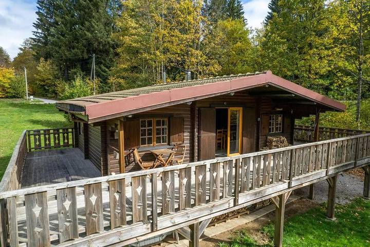 Chalet pour 8 personnes, avec jardin ainsi que balcon et vue