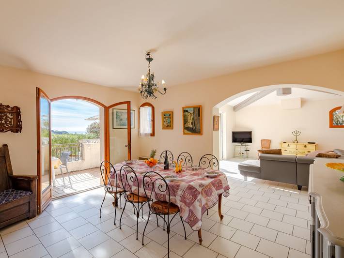 Location de vacances pour 8 personnes, avec terrasse et jardin à Roquebrune-sur-Argens - 3