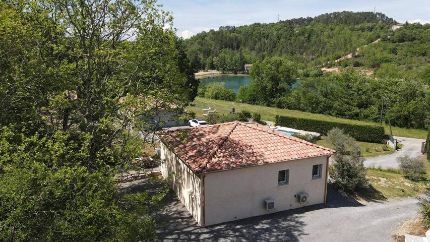Location de vacances pour 6 personnes, avec jardin ainsi que vue et piscine à Berrias-et-Casteljau - 4