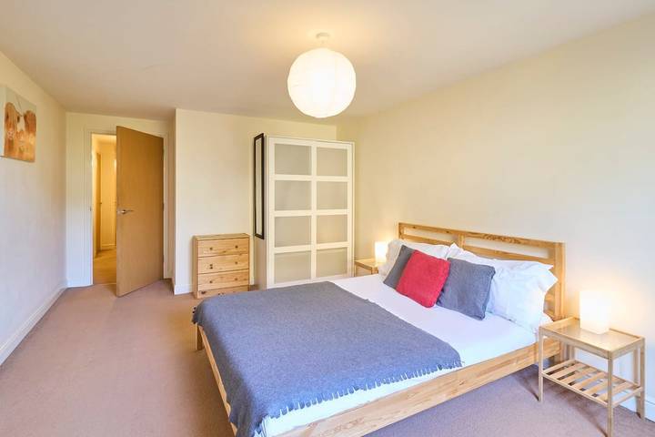 Entire apartment, Host & Stay | Bingley Court in Kent
