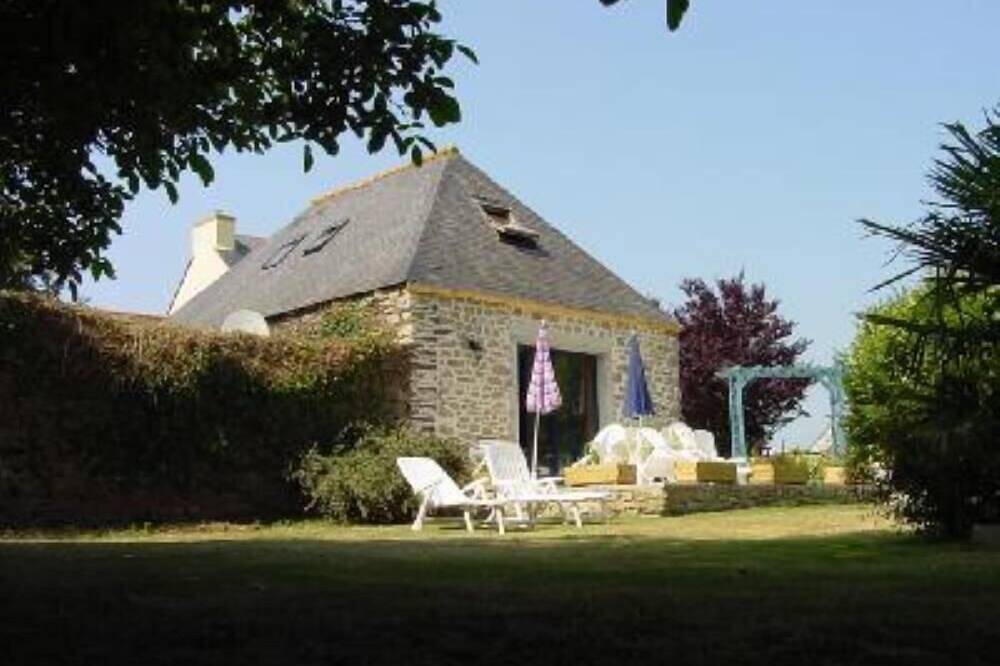 Maison avec jardin verdoyant in Sainte-Anne la Palud, Plonévez-Porzay