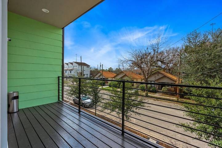 Vacation house for 8 people, with balcony in Houston