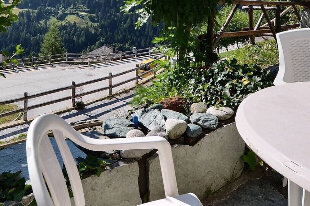 Appartamento intero, Appartement confortable pour 3 à 4 personnes, salon, coin cuisine, 1 chambre à 1 lit double, 1 in Grimentz, Anniviers