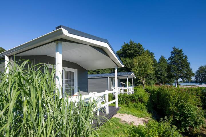 Camping für 4 Personen, mit Terrasse und Garten sowie Seeblick in Schleswig-Holstein
