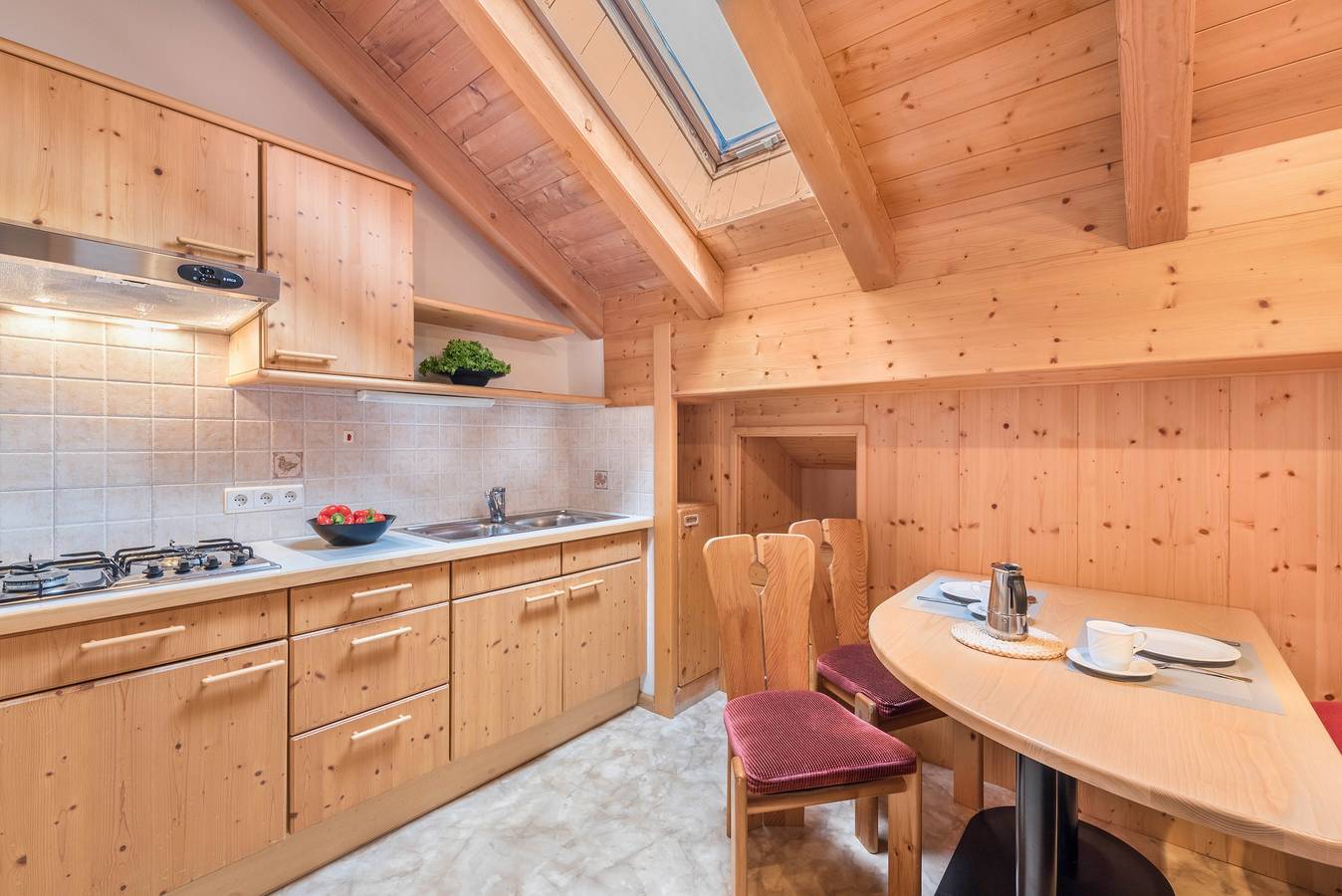 Ganze Wohnung, Ferienwohnung 'Ciasa Alfred' mit Bergblick, Wlan & Balkon in La Villa, Abtei