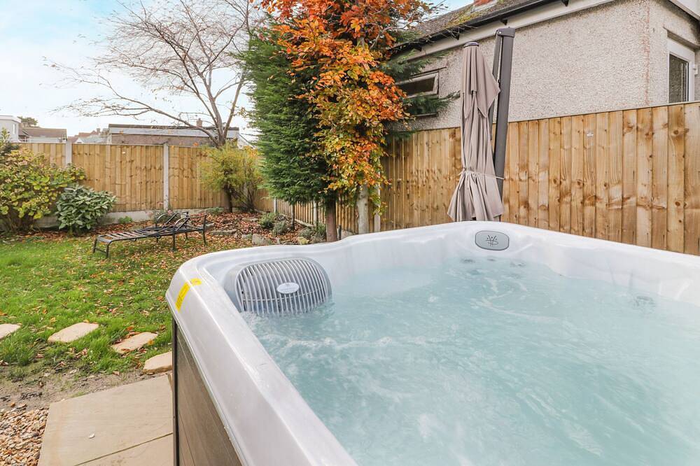 Cottage for 6 People in Deganwy, Conwy region