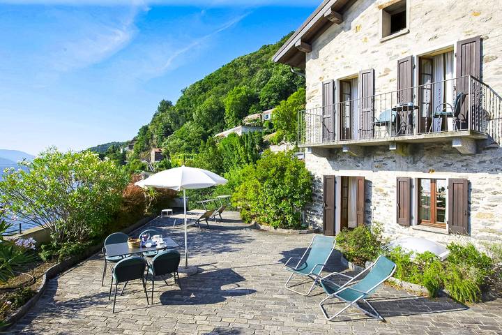 Ferienwohnung für 4 Personen, mit Terrasse und Seeblick in Comune di Cannobio