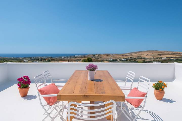 Holiday home for 5 people, with garden, child-friendly in Paros