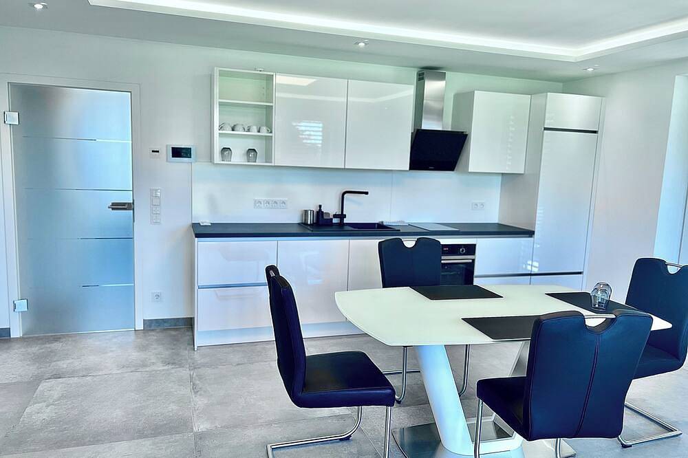 Ganze Wohnung, Stilvolle 1-Zi-Wohnung + Terrasse in Herzogenaurach, Franken
