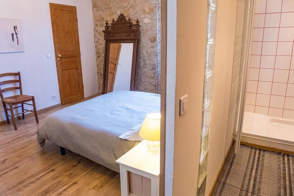 Nice cottage full of charm in a vineyard with large swimming pool in Murviel-lès-Béziers, Béziers region