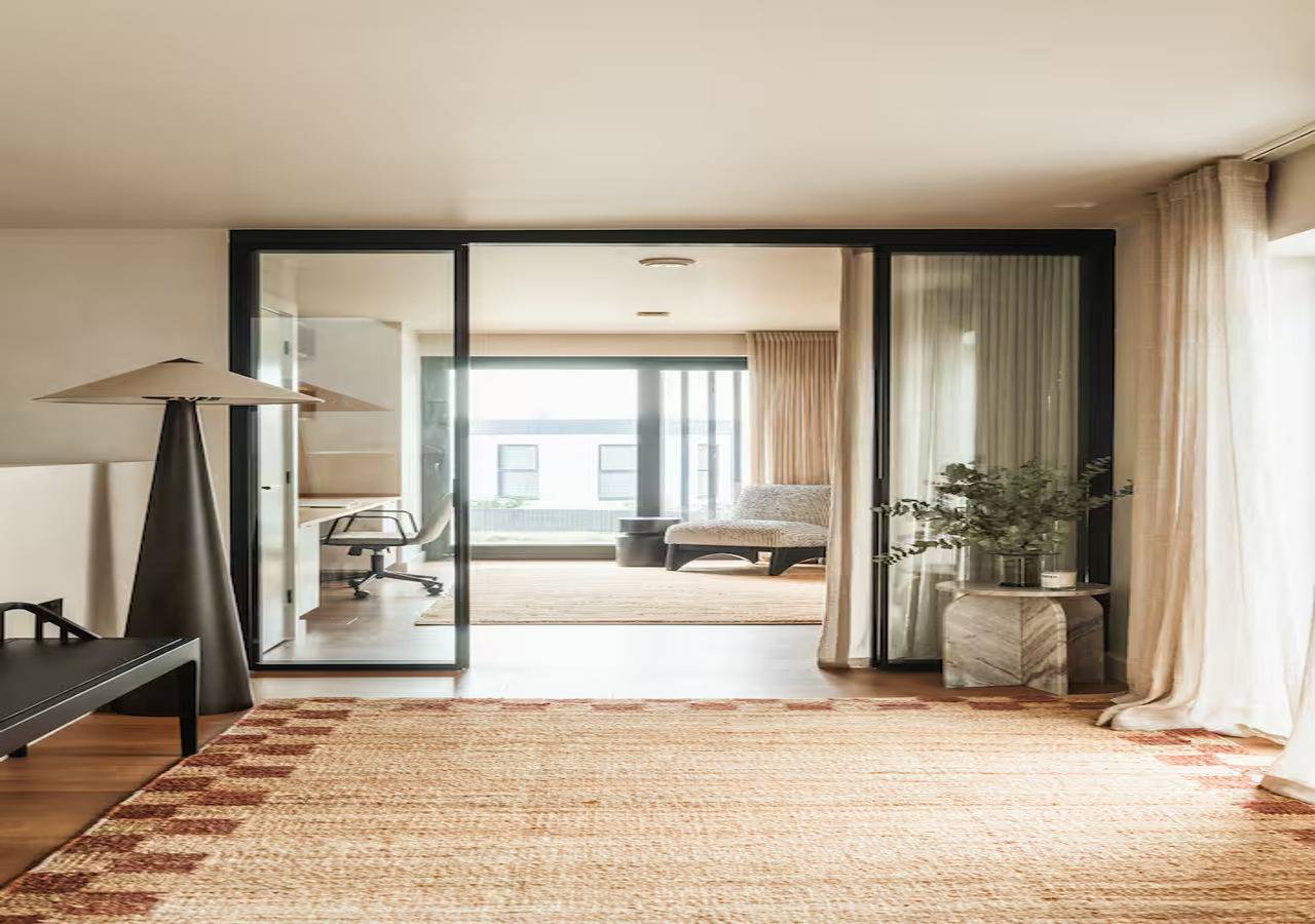 Luxury Mid Century Retreat | Hot Tub, Sauna & Gym - Pass the Keys in Hove, Brighton