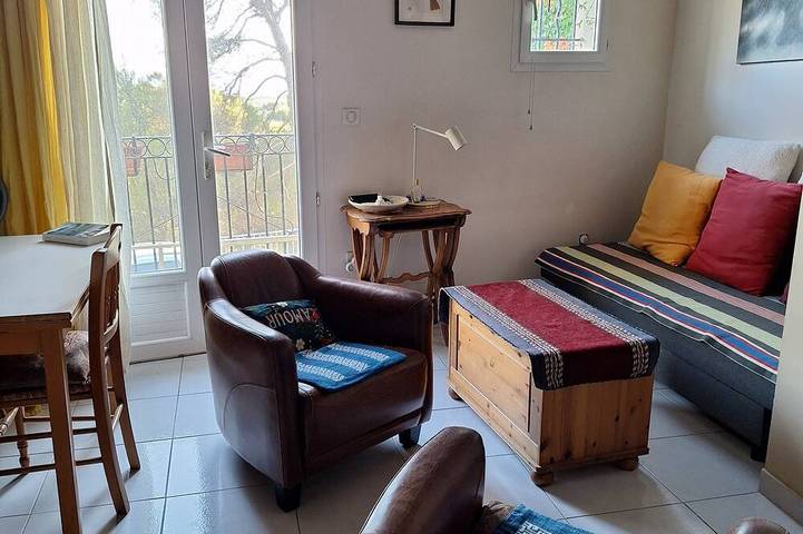 Small cottage in a charming Provençal village in Velaux, Mediterranean Coast (France)