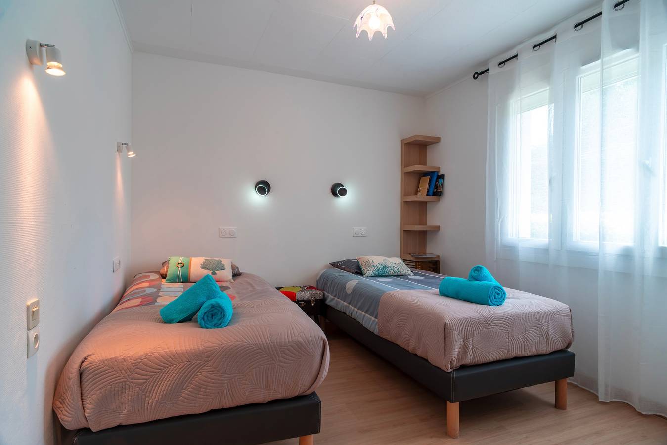 Ti Job - 1.5km de la Plage in Plomodiern, Iroise