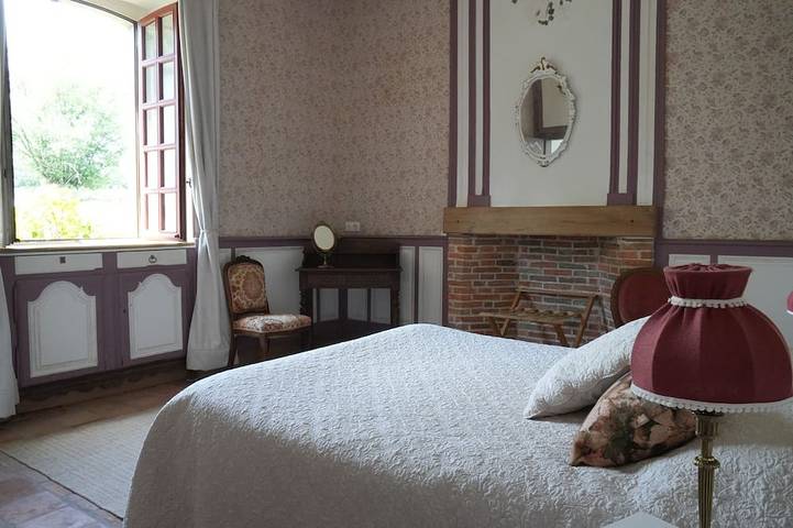 Charming gîte Domaine des Glycines heated pool Lussat Limousin 6-12 pers in Lussat, Aubusson und Umgebung