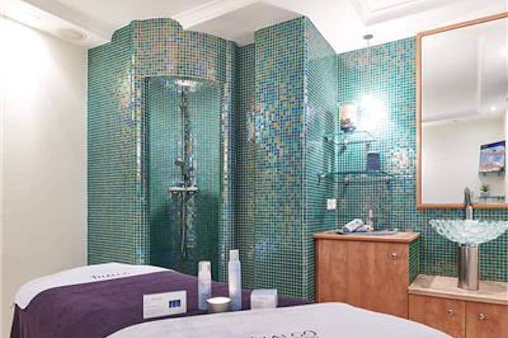 Appartement entier, Magnifique La Villa du Lac - Une Chambre, 4 personnes in Divonne-les-Bains, Gex