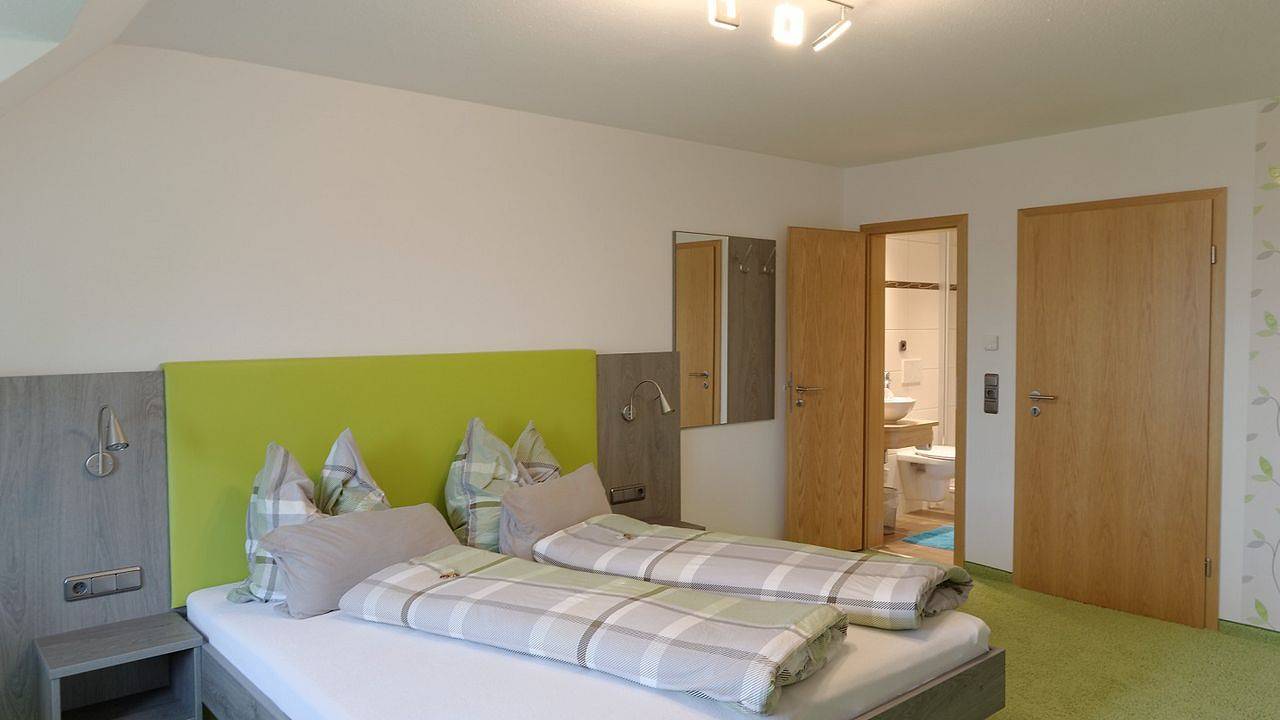 Doppelzimmer für 3 Personen in Hagnau in Hagnau am Bodensee, Region Bodensee-Oberschwaben